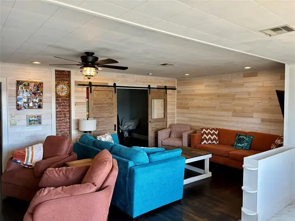 305 E Main ST, Hydro, OK 73048