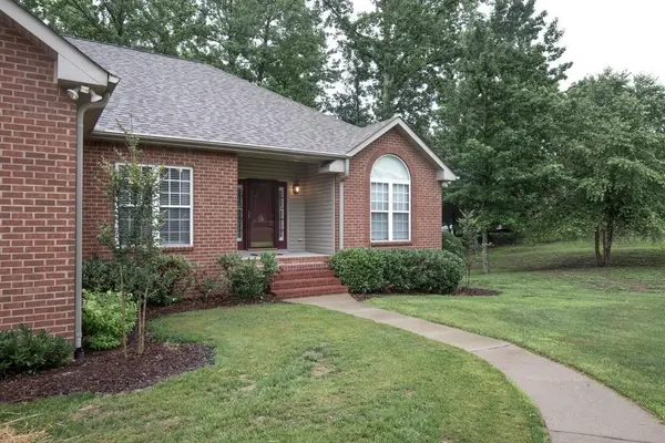 512 Chelsea Ln, Lebanon, TN 37090