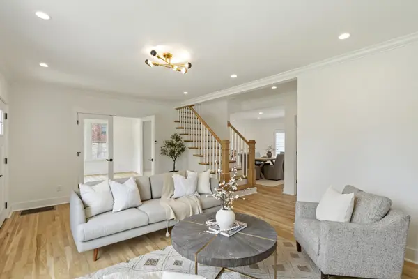 911 Fairwin Ave, Nashville, TN 37216