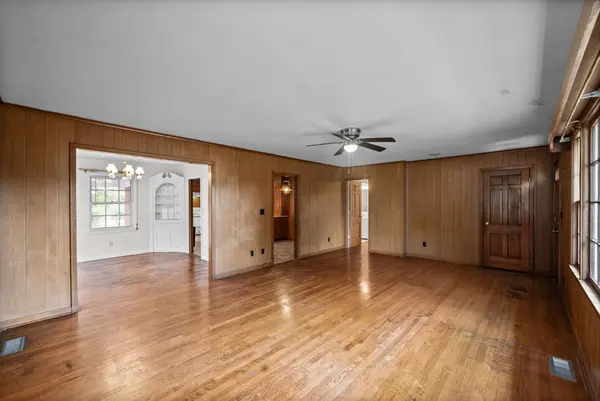 800 E 7th St, Hopkinsville, KY 42240
