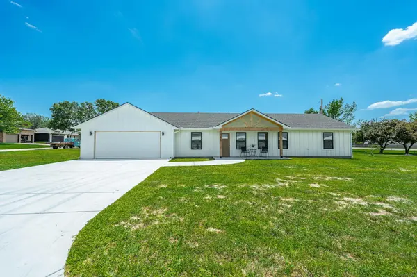 765 N Kansas Ct,  Benton,  KS 67017