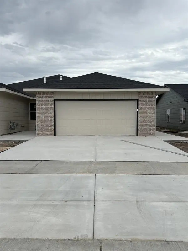 2916 S Denene St, Wichita, KS 67215