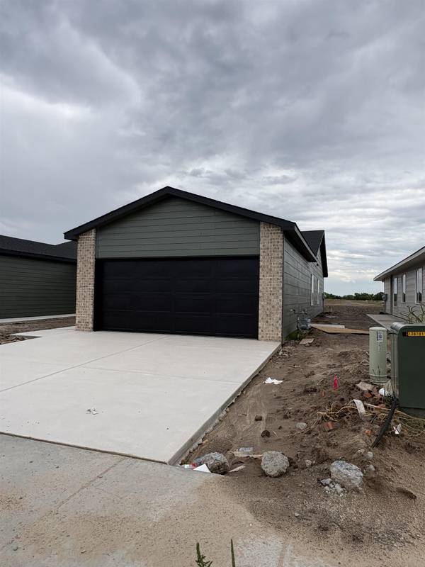 2920 S Denene, Wichita, KS 67215