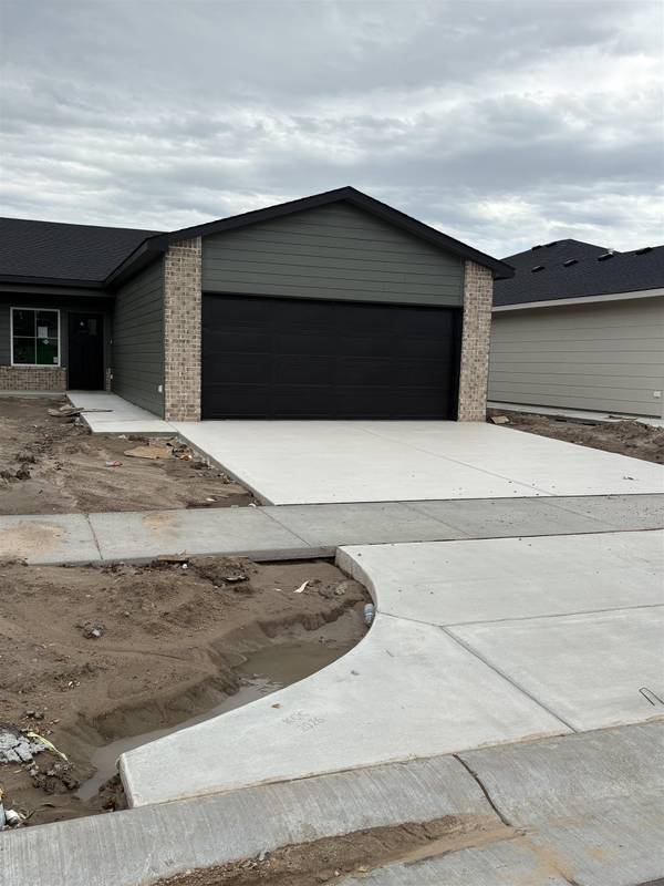 2920 S Denene, Wichita, KS 67215