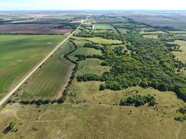 00000 27th Avenue, Canton, KS 67428