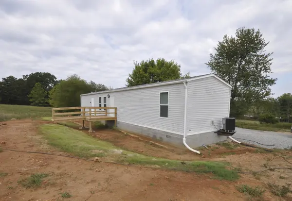 7641 Blockade Village, Seligman, MO 65745