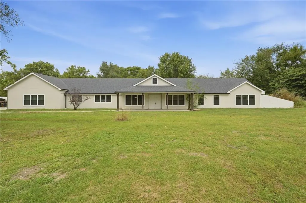 3 Kendi LN, Belton, MO 64012