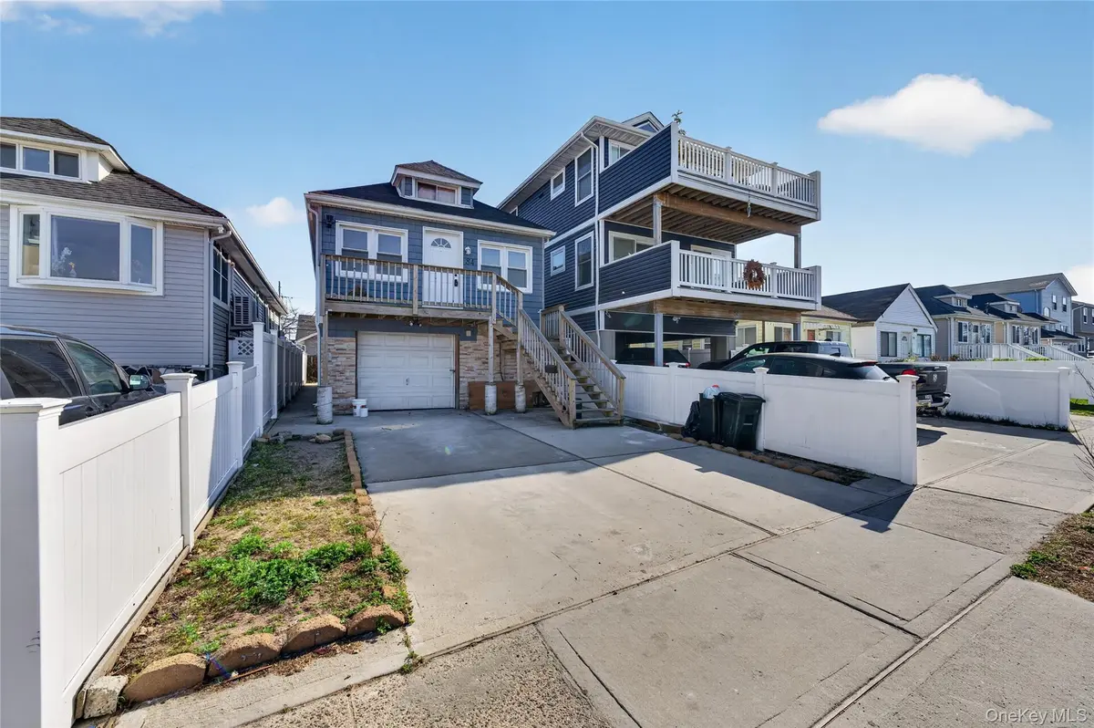 84 E Pine ST, Long Beach, NY 11561