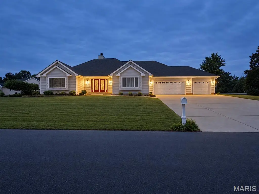 10803 Mahogany DR, Foristell, MO 63348