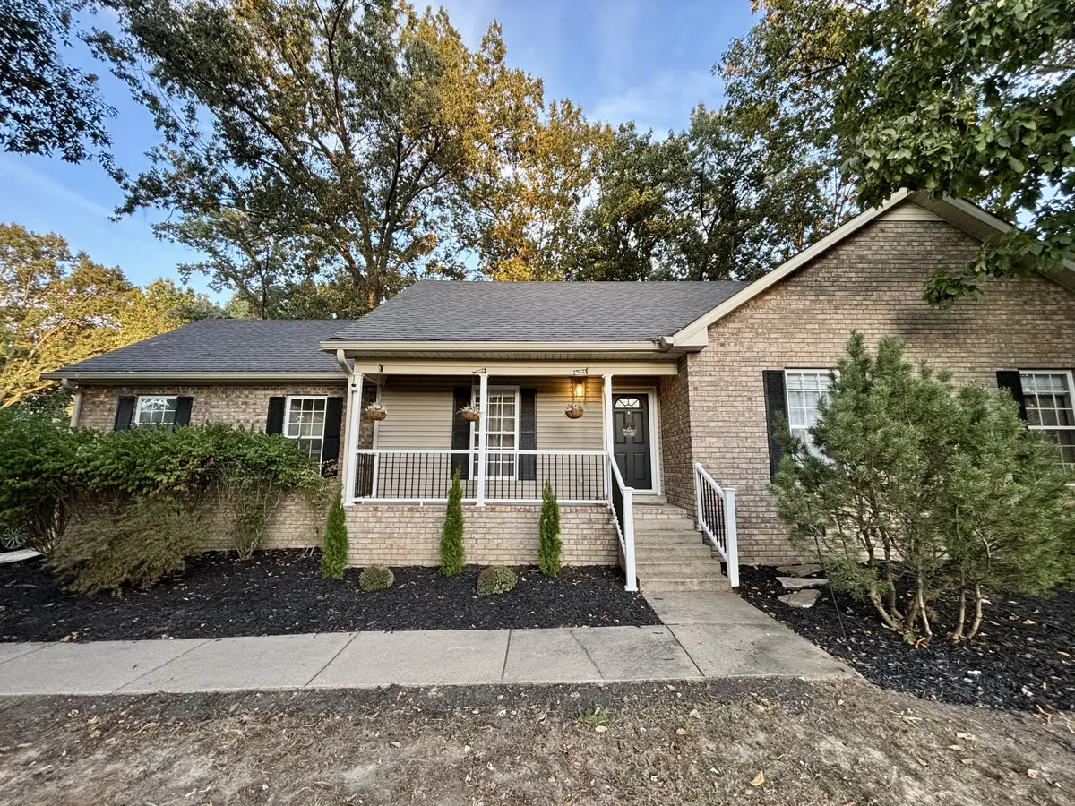 1083 Archer Dr, White House, TN 37188