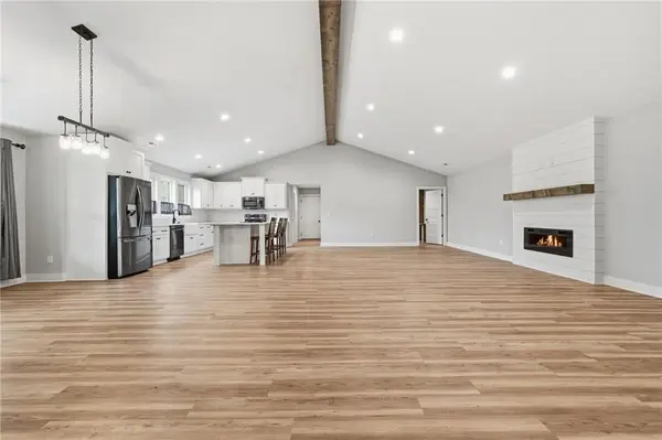 3 Kendi LN, Belton, MO 64012