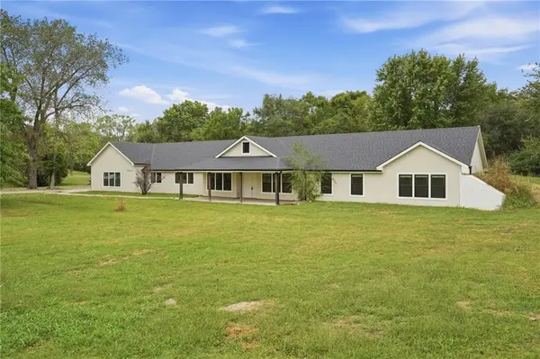 3 Kendi LN, Belton, MO 64012
