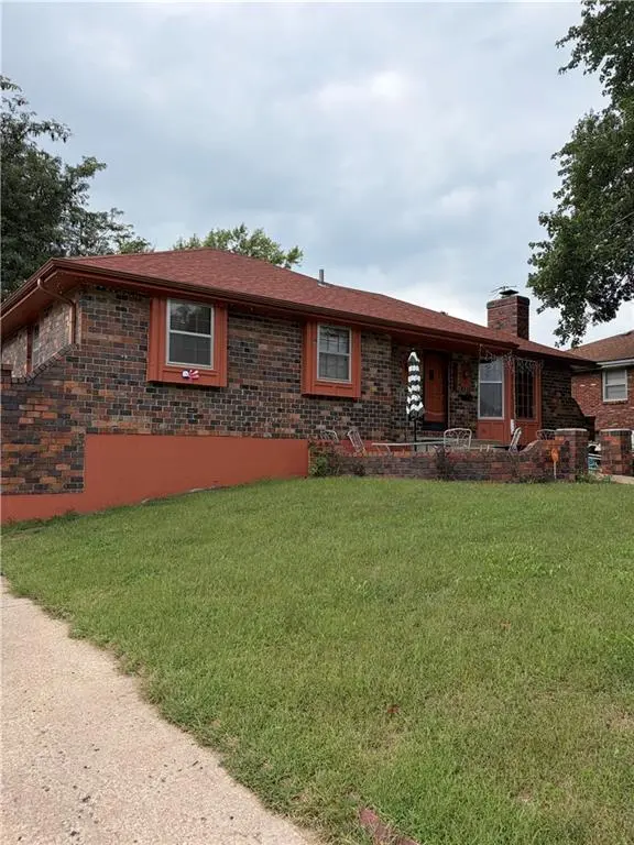 8726 Tennessee ST, Kansas City, MO 64138