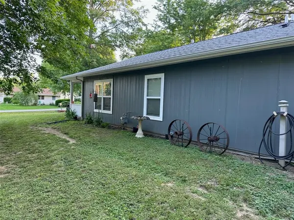 1100 Fremont ST, Baldwin City, KS 66006