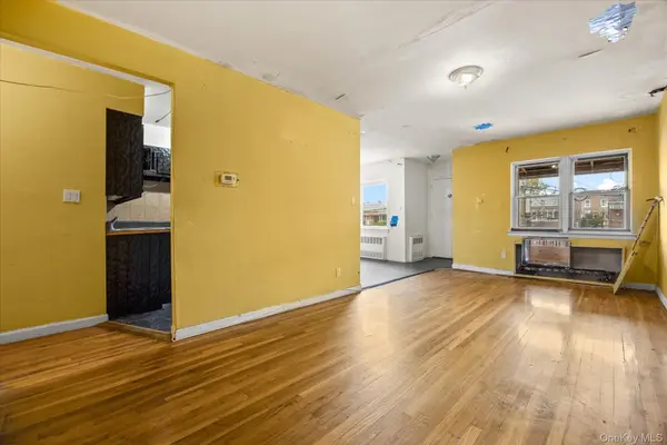 2048 E 53rd PL, Brooklyn, NY 11234