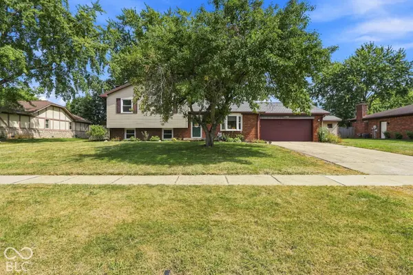 1159 Cambridge DR, Greenwood, IN 46142