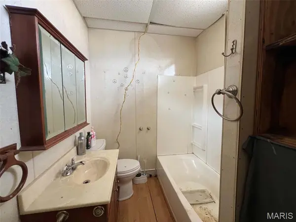 102 Carrie ST, Taylor Springs, IL 62089