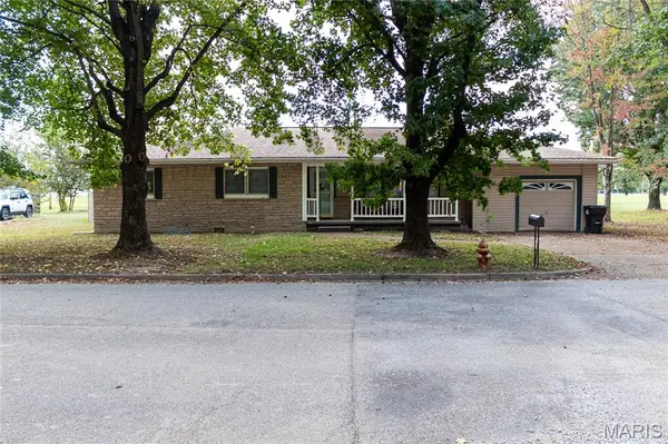 412 N Louise AVE, St James, MO 65559