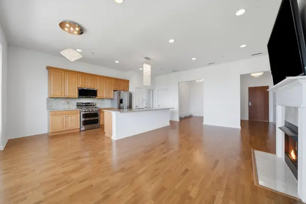 1000 Village Center DR #410, Burr Ridge, IL 60527