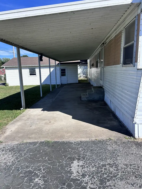 801 Oakdale St, Manchester, TN 37355