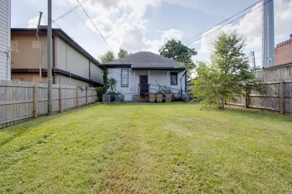 20 Academy Pl, Nashville, TN 37210