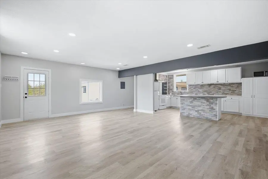 128 Skyview TER #B, Leander, TX 78641