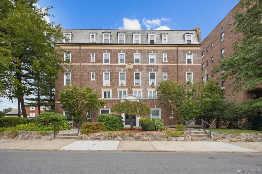 208 Centre Ave #4-B, New Rochelle, NY 10805