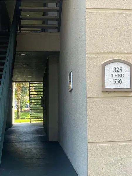 17102 CARRINGTON PARK DR #330, Tampa, FL 33647