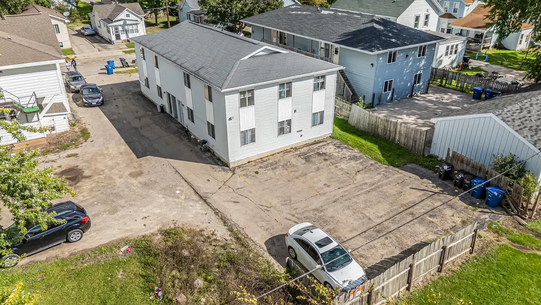 815 WOODLAND AVE, Oshkosh, WI 54901
