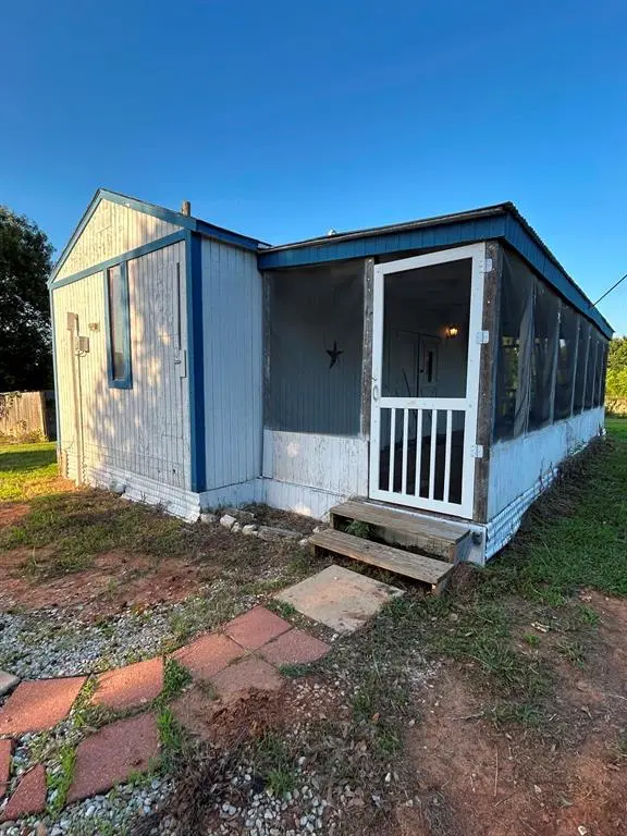 1362 Woodridge, Eustace, TX 75124