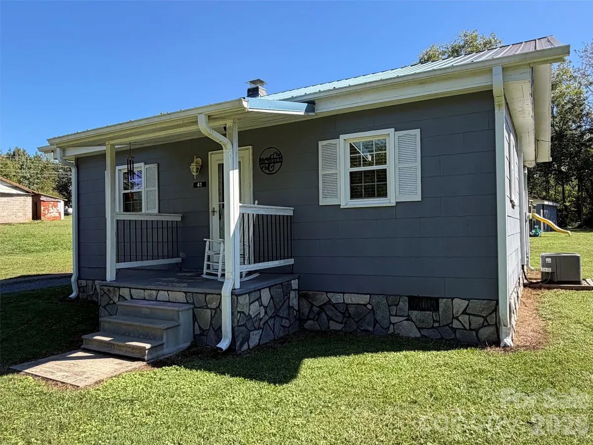 41 Whitner DR, Marion, NC 28752