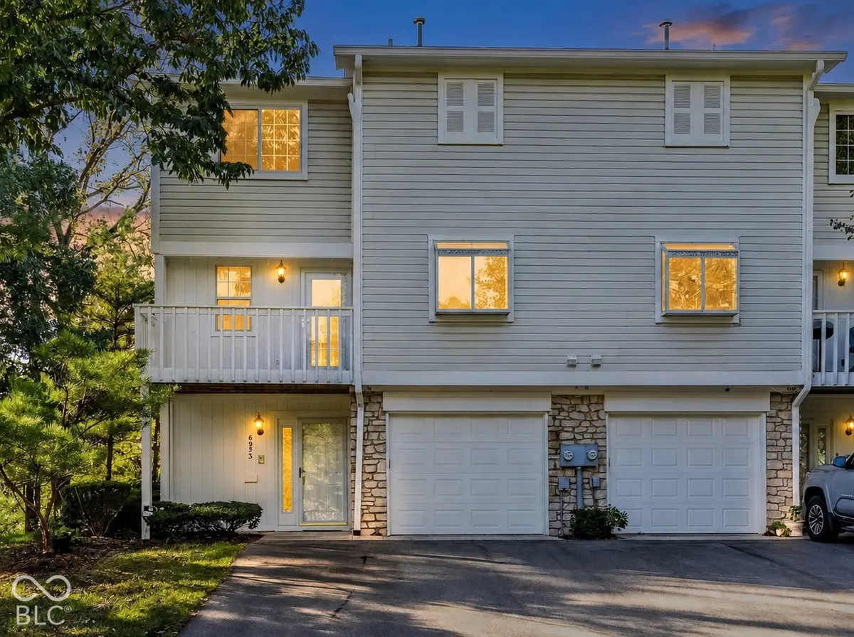 6873 Shore Island DR, Indianapolis, IN 46220