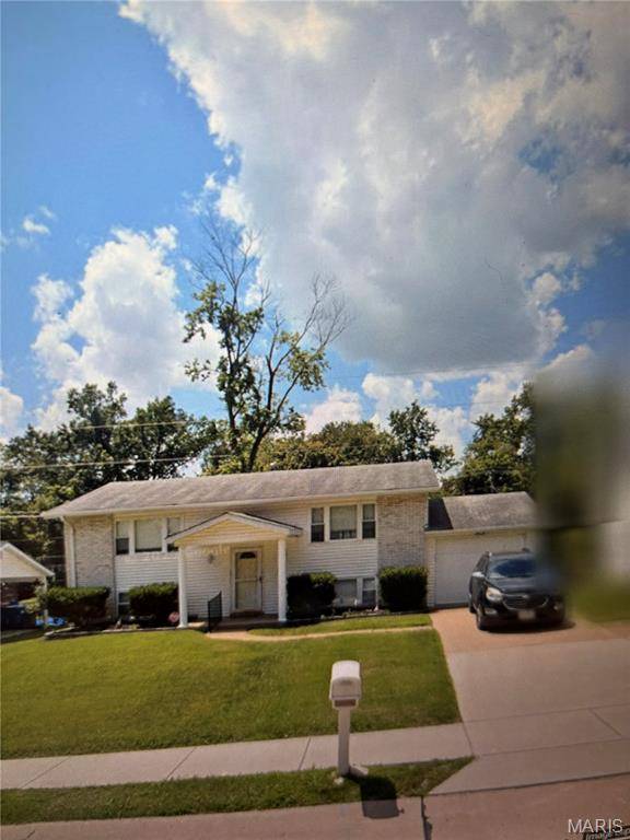 12040 Glenpark DR, Maryland Heights, MO 63043