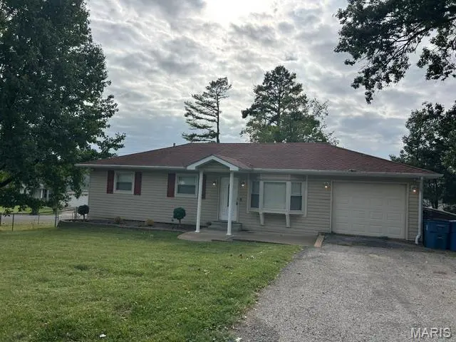 4345 Ringer RD, Mehlville, MO 63129
