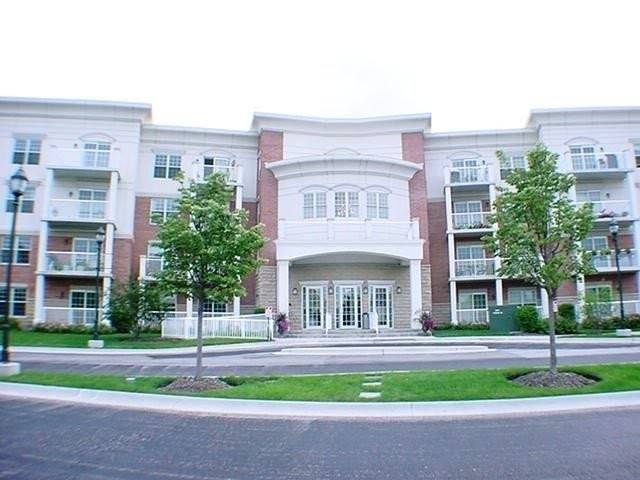601 W RAND RD #108, Arlington Heights, IL 60004