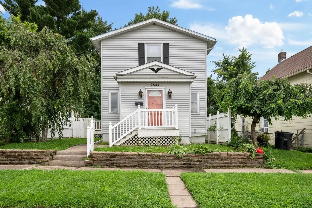 2844 5 1/2 AVE, Rock Island, IL 61201