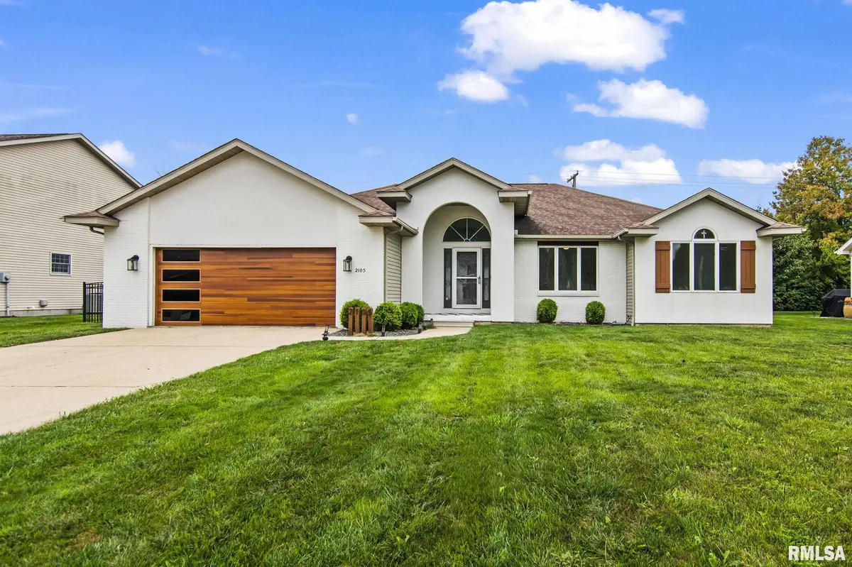 2105 Checkerberry LN, Springfield, IL 62711