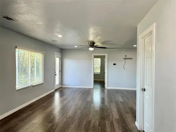 2618 Creekview Drive, Granbury, TX 76048