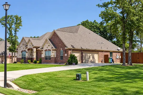 107 Willow Oak Drive, Krugerville, TX 76227