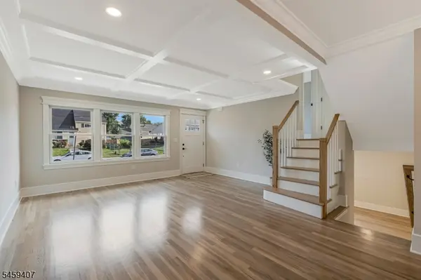 7 Mastogen Dr, Somerville Boro, NJ 08876