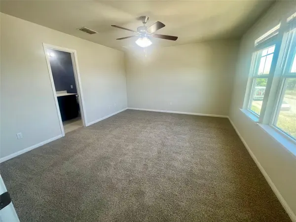 302 Mossycup DR, San Marcos, TX 78666