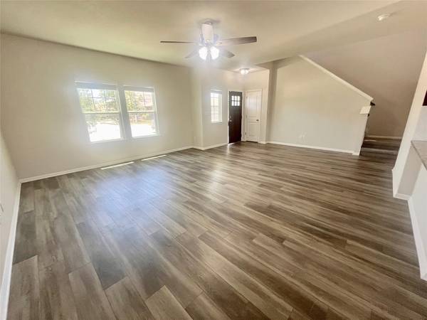 302 Mossycup DR, San Marcos, TX 78666