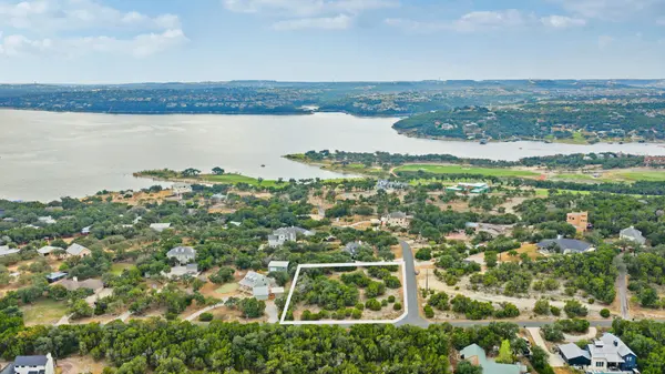927 Debco LN, Spicewood, TX 78669