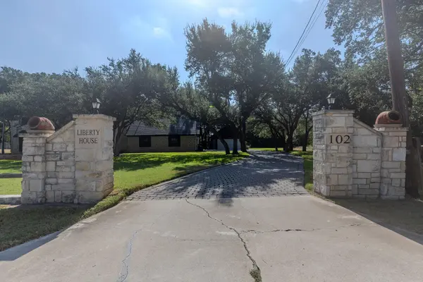 102 Independence DR, Liberty Hill, TX 78642