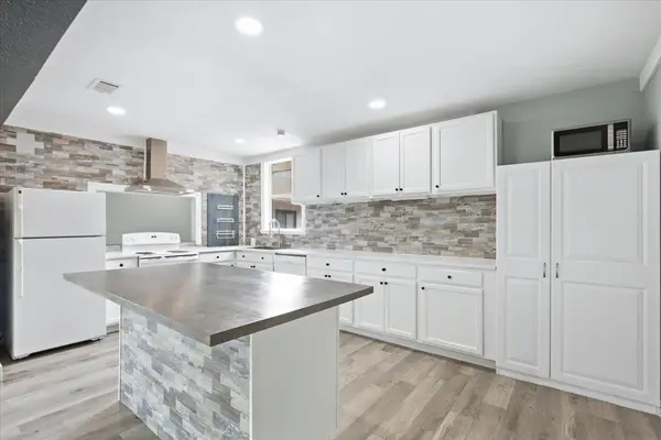 128 Skyview TER #B, Leander, TX 78641