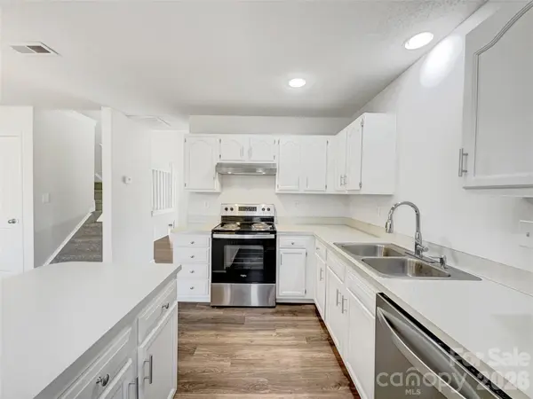 9028 Four Mile Creek RD, Charlotte, NC 28277