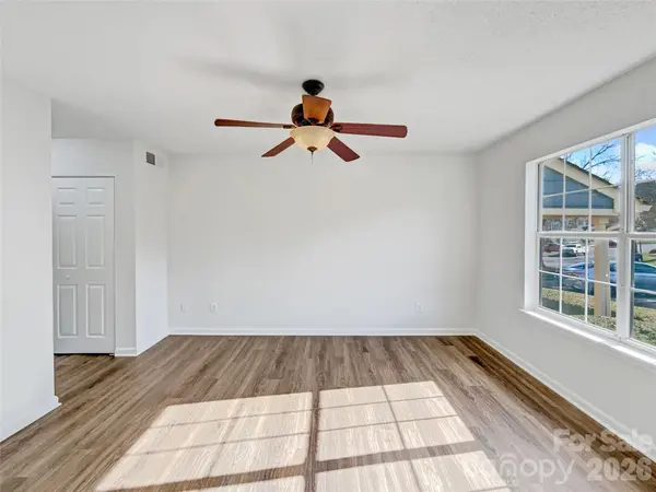 9028 Four Mile Creek RD, Charlotte, NC 28277