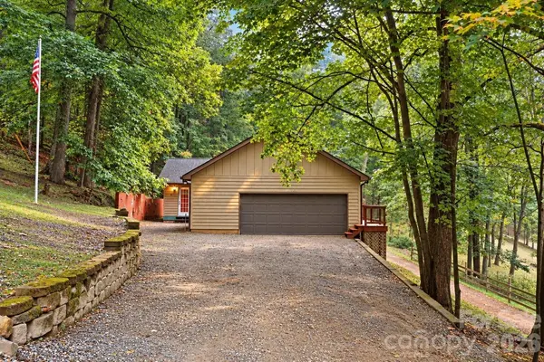 1424 Big Cove RD, Waynesville, NC 28786