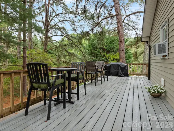 305 Youngs Cove RD, Candler, NC 28715