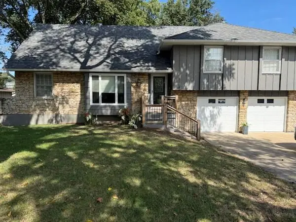 11008 W 72nd ST, Shawnee, KS 66203
